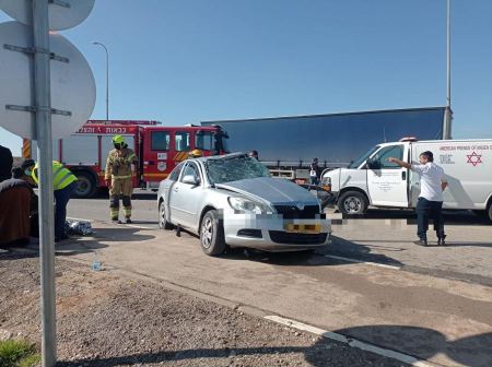 اصابات منها خطيرة بحادث سير قرب رهط